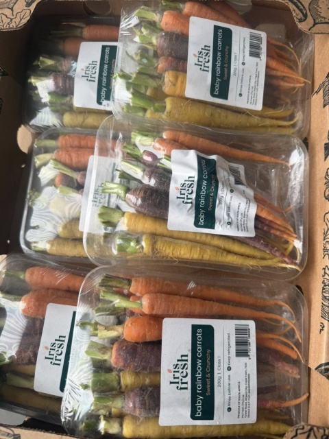 Baby marchewka 3 kolory , Baby Carrots karton 6 opak po 200g